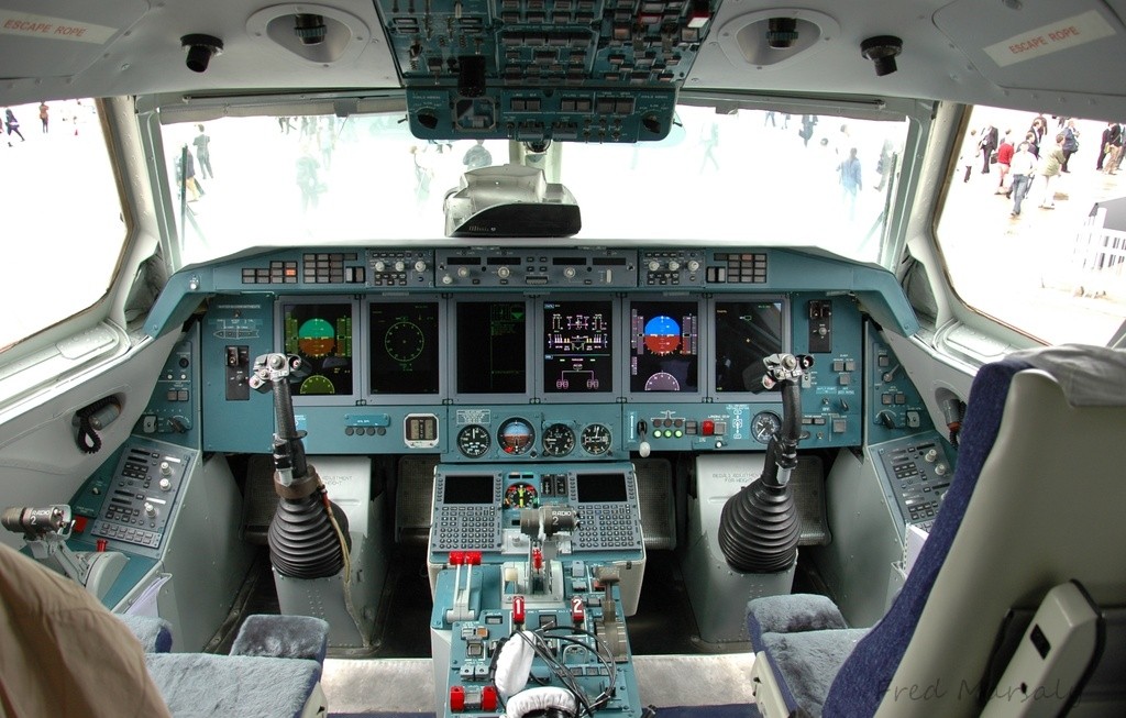 Beriev 200 Bourget cockpit