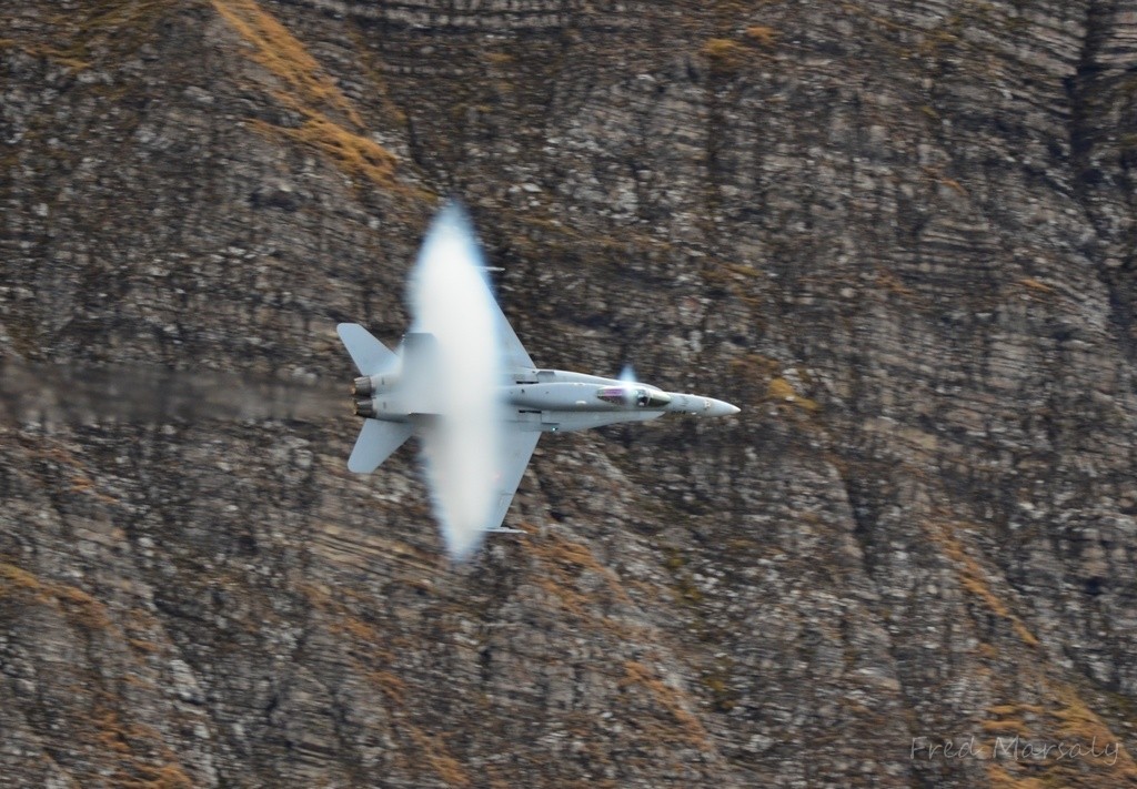 Axalp F-18 passage vortex