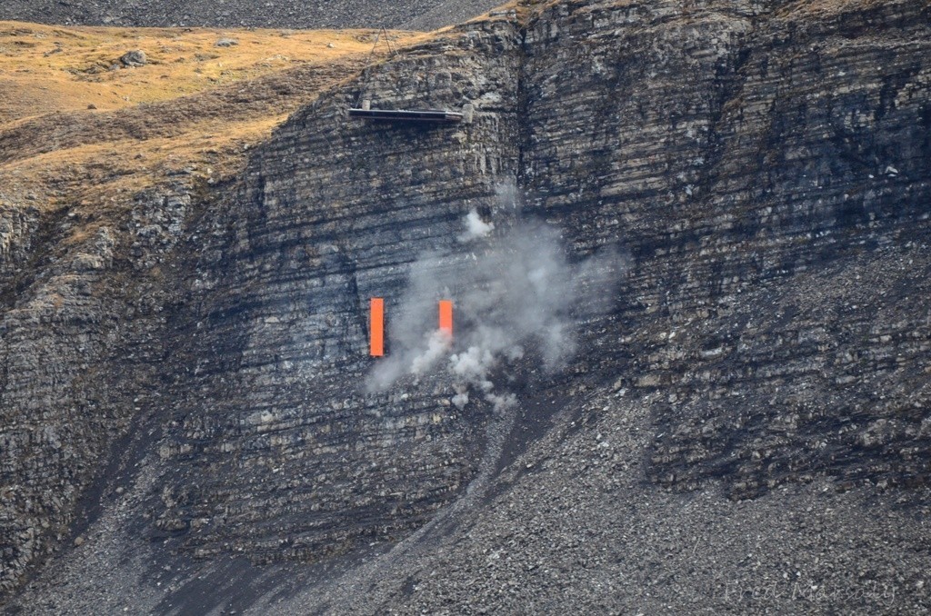  Impacts d'obus d'exercices de 20mm sur la cible 1.