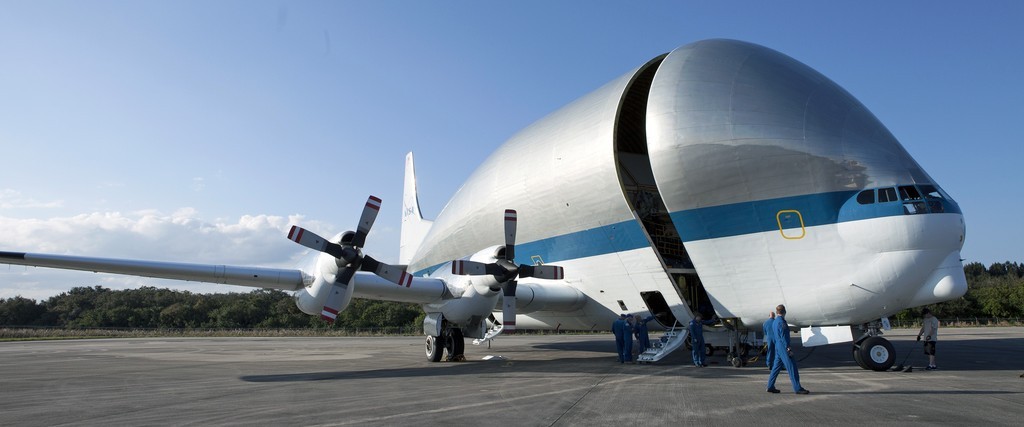 EM-1 Arriving on the Guppy at the SLF