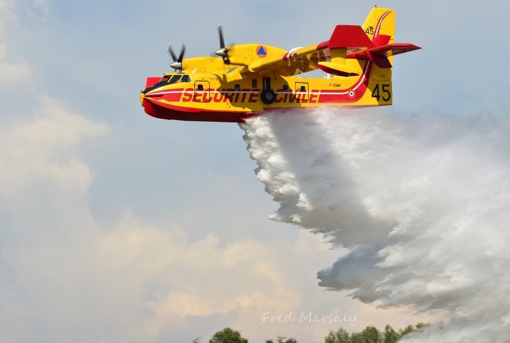 Canadair drop