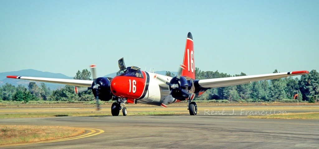 P2V, N716AU, Aero Union, Redding, 8 Aug 92 (RJF)